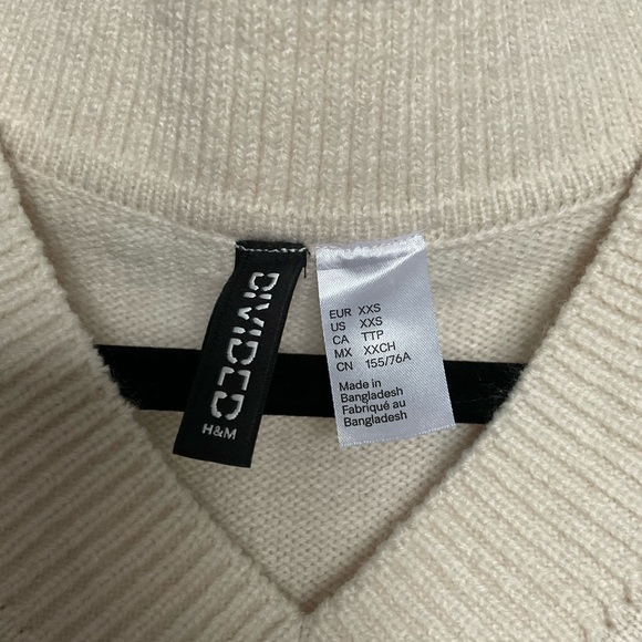 H&M Cream V-Neck Sweater Vest - Picture 3 of 4